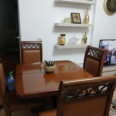 Astir דירה *