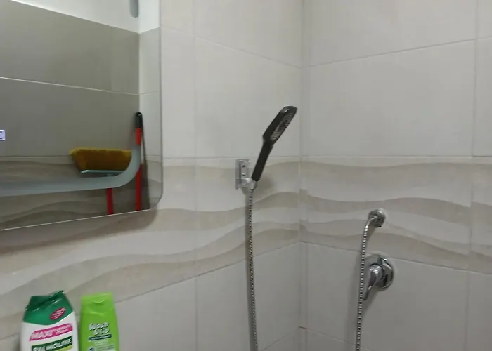 アパート Astir Kashari